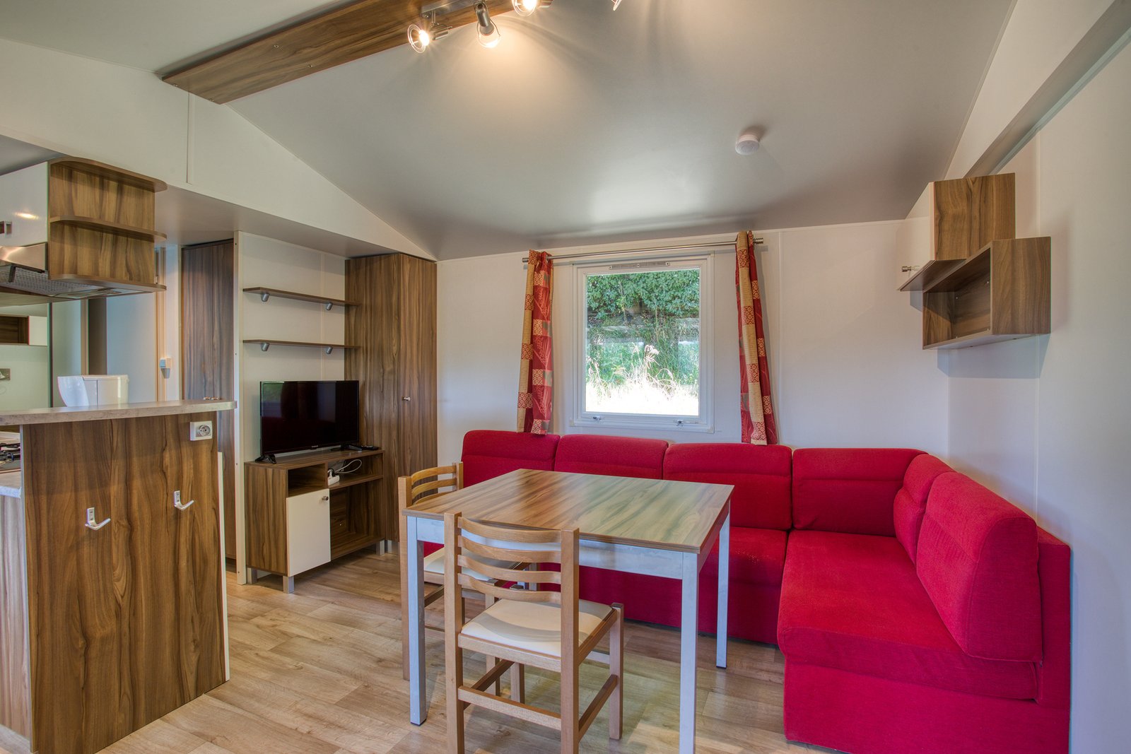 ComImages-257 Camping 3 étoiles en Dordogne avec piscine chauffée