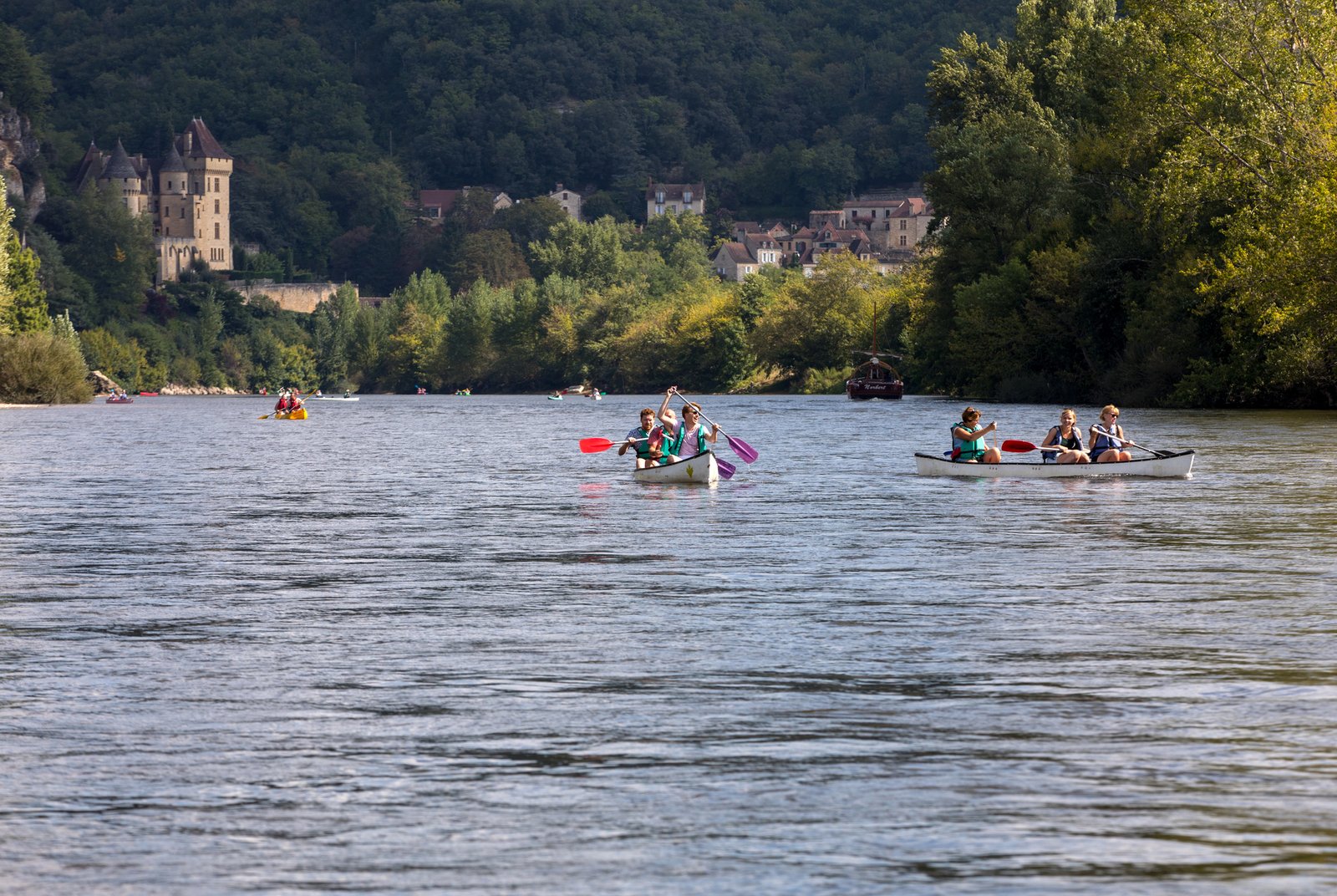 canoe-sur-la-dordogne-la-bastide Activité canoë sur la rivière Dordogne