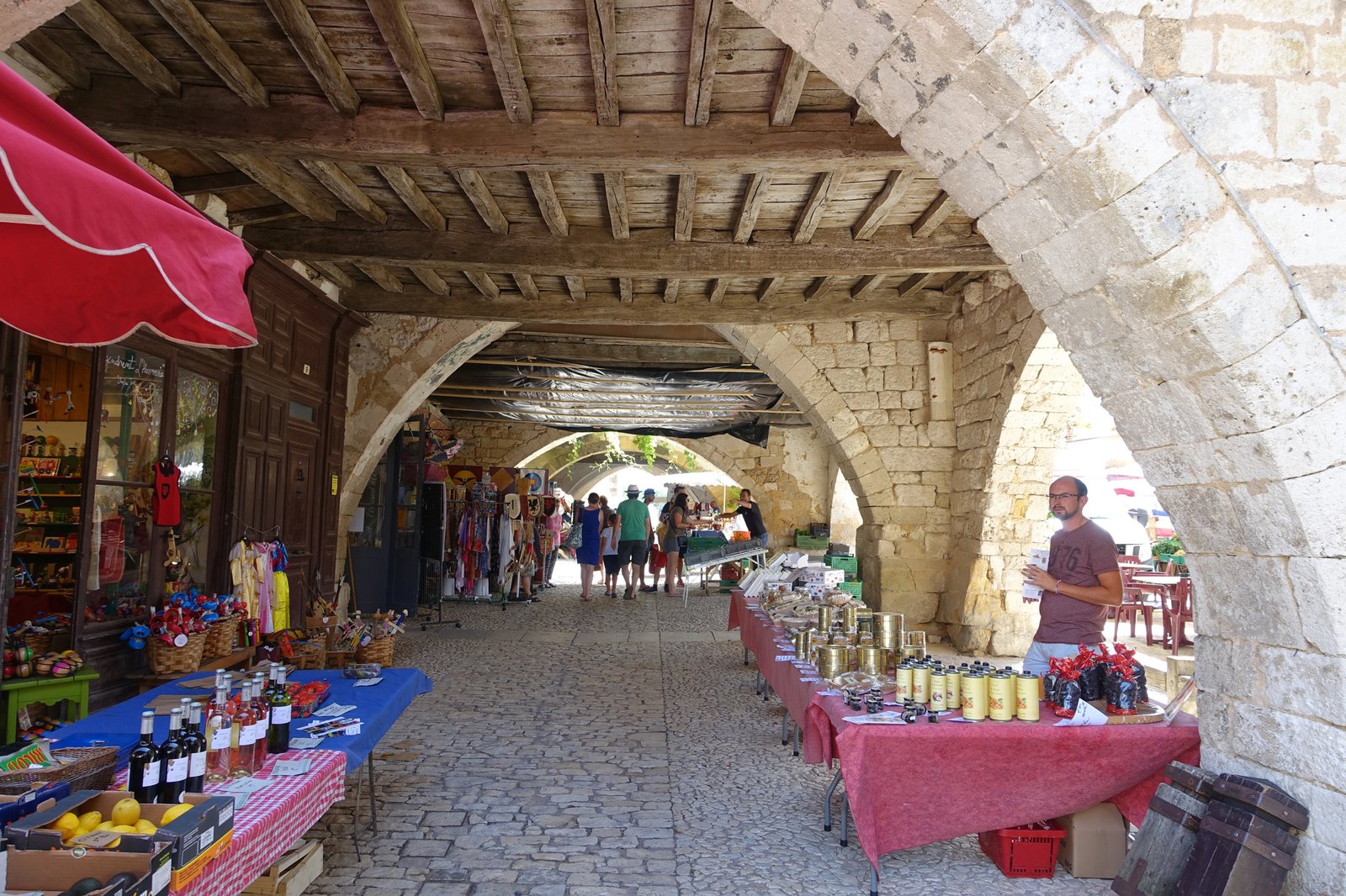 Marchè hebdomadaire du jeudi matin à Monpazier