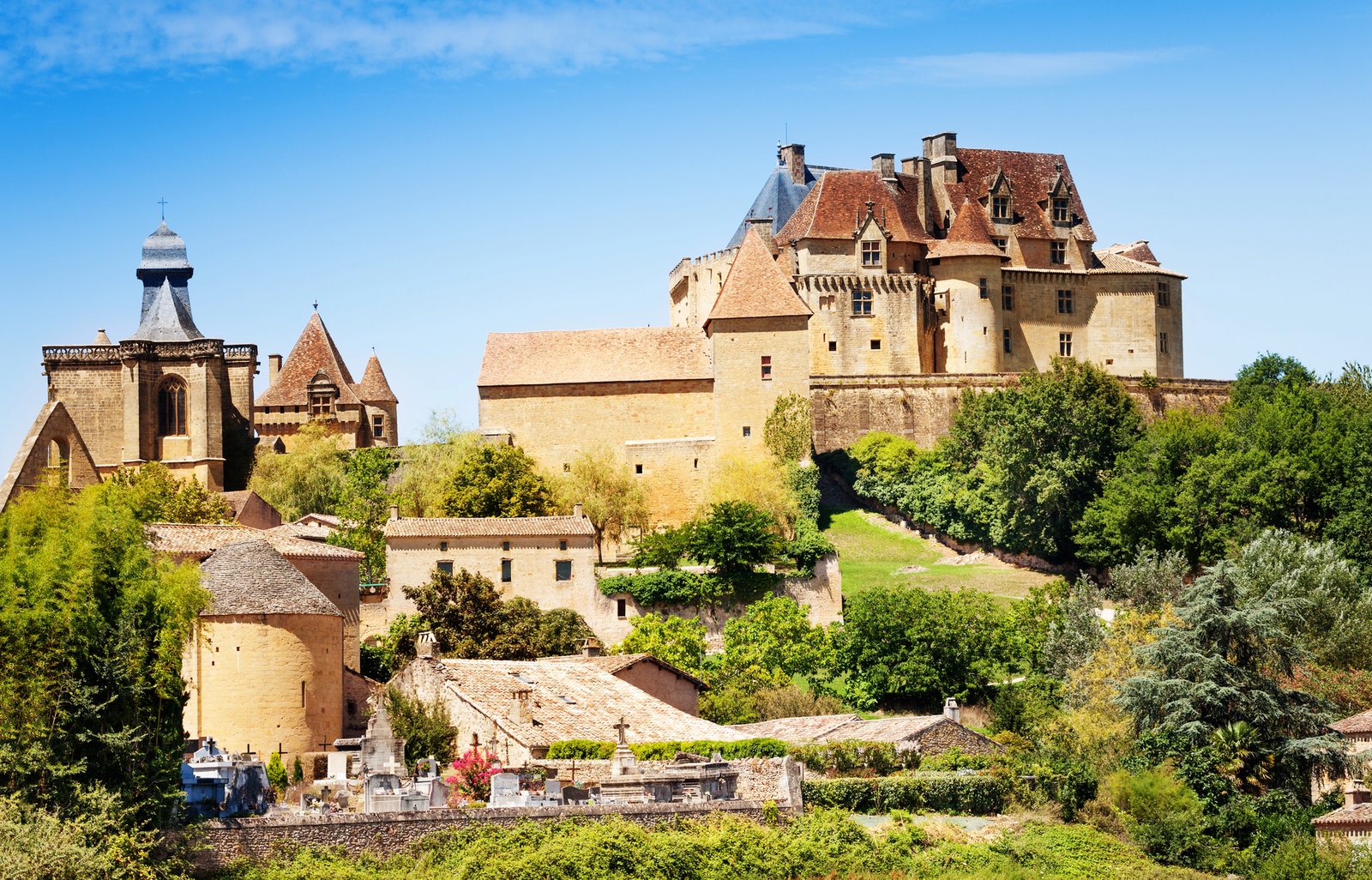 vue-generale-chateau-de-biron Vue générale du château de Biron